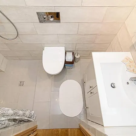 2 Floor-apartment In New Town *