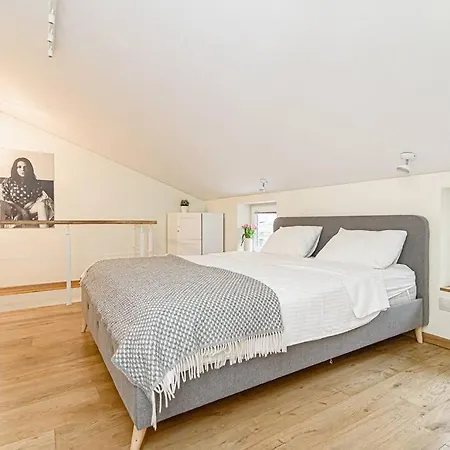 2 Floor-apartment In New Town *
